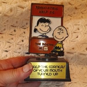 1970 Peanuts Trophy Figurine